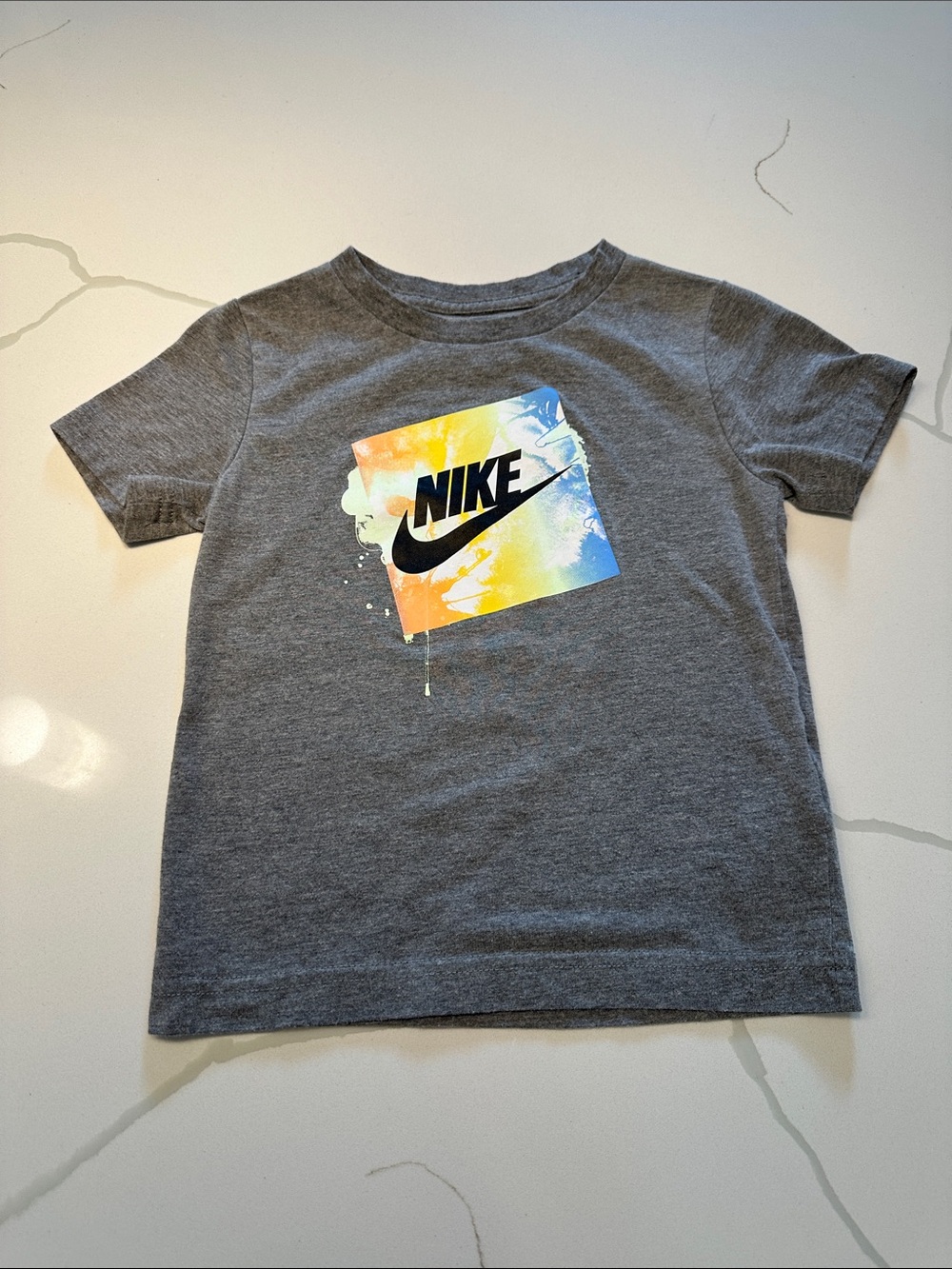 Nike boys gray short sleeve t-shirt 4T rainbow watercolor logo